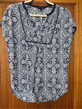 Two Tommy Hilfiger Women’s Printed Short Sleeve Tops, size Medium